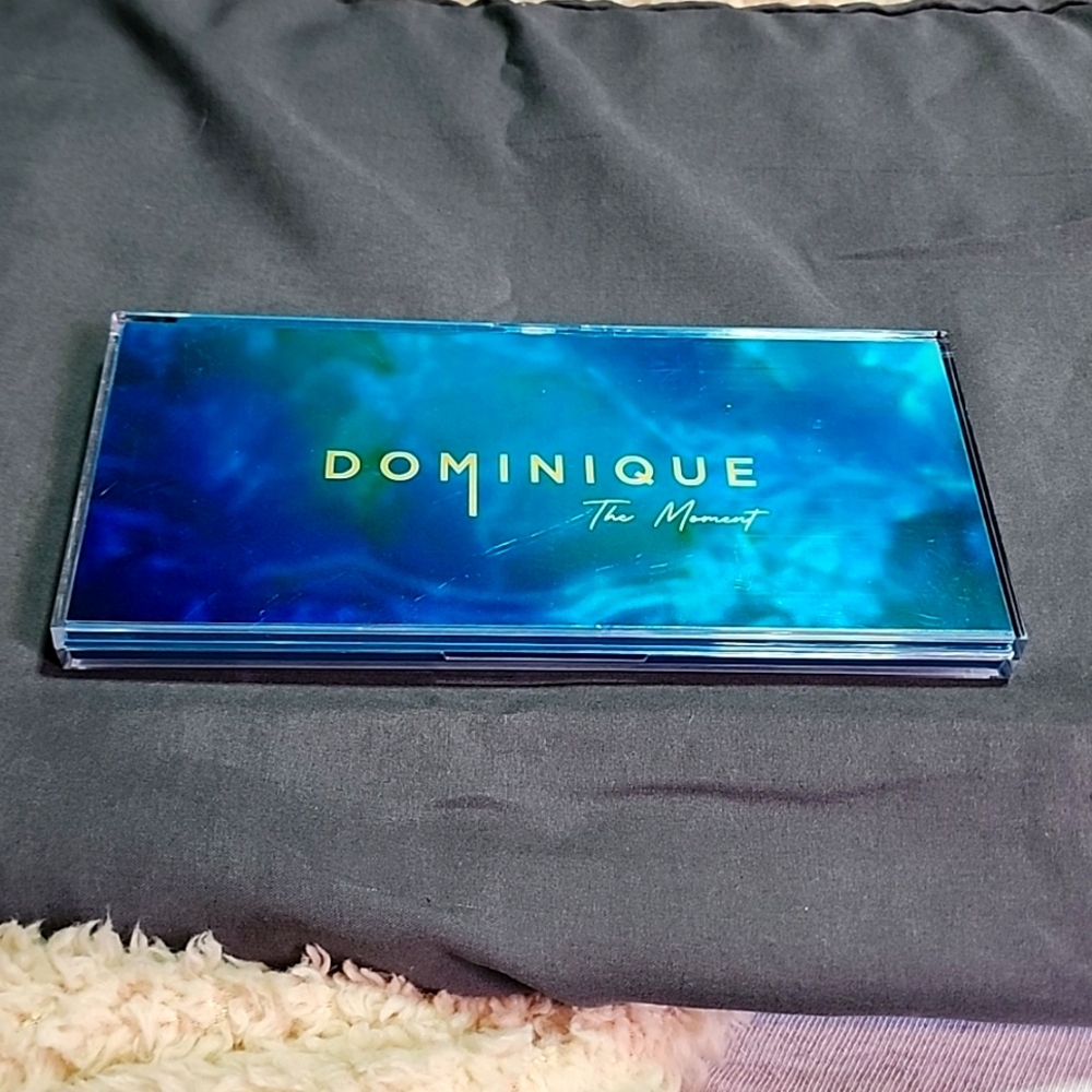 NWT-Dominique cosmetics moment palette